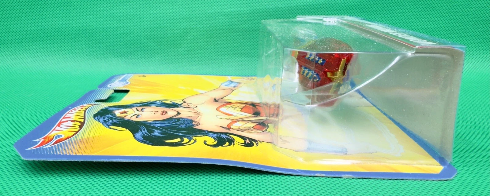Hot Wheels Wonder Woman — DC Universe Car photo 4